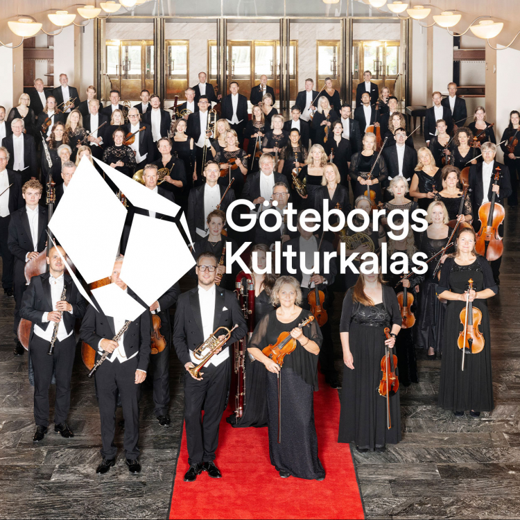 Orkestermusiker på röda mattan med instrument i handen, ordet 