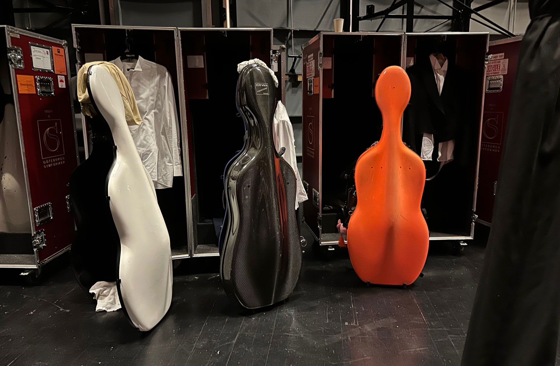 Cellofodral backstage.