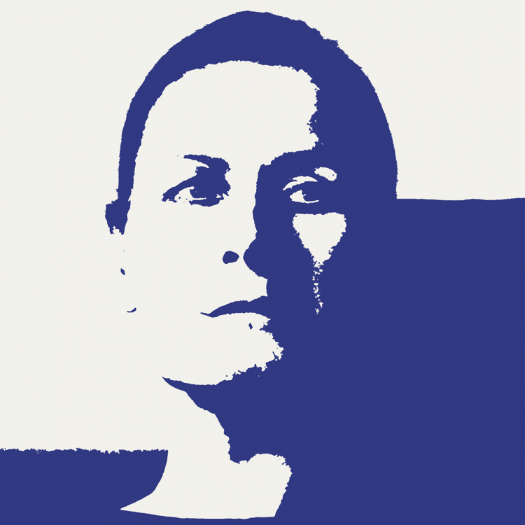 Kvinnligt ansikte i blått och vitt